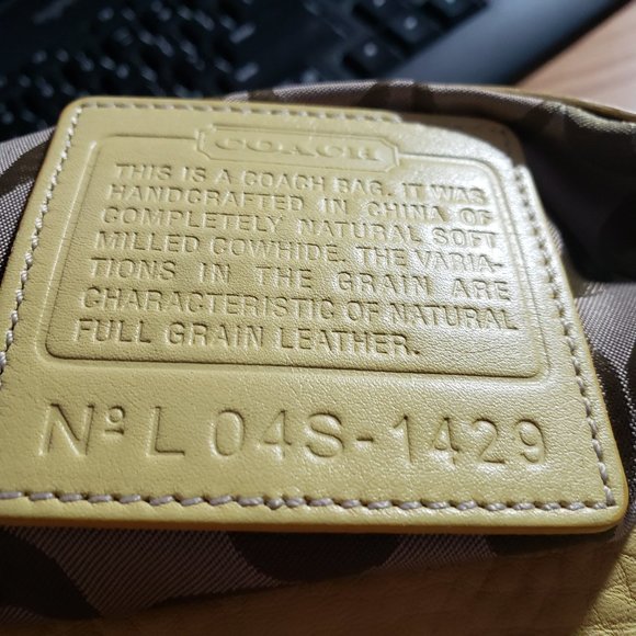 Coach Small Yellow Shoulder Bag - Picture 8 of 9